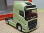 Preview: 1/87 Herpa Volvo FH GL. XL 2achs Zugmaschine lindgrün 303972