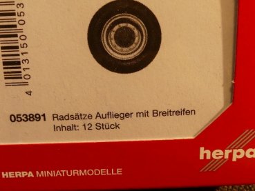 1/87 Herpa 12 Radsätze Breitreifen für Auflieger chrom/blau 053891
