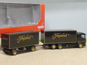 1/87 Herpa Scania 124 Freixenet Koffer-Hängerzug 147750