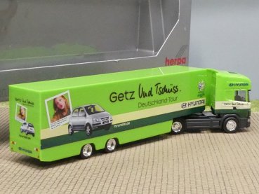Preview: 1/87 Herpa Scania 124L Getz HYUNDAI Jumbo-Koffer-Sattelzug 264853