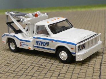 1/87 Brekina Chevrolet C 30 Abschleppwagen NYPD 19668