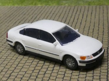 1/87 AWM VW Passat Limousine weiss