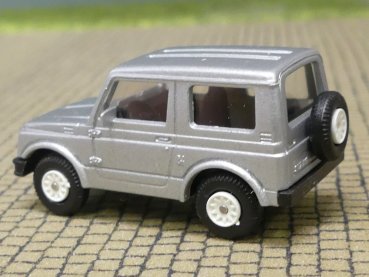1/87 Rietze Suzuki SJ 410 silber