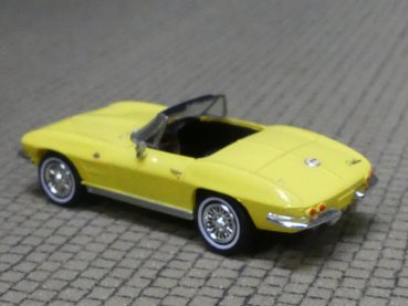 Preview: 1/87 Brekina Corvette C2 Cabrio hellgelb 18030