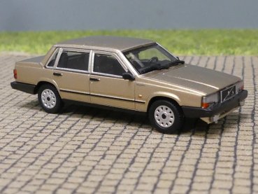 1/87 Minichamps Volvo 740 GL 1986 gold 870 171700