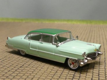 1/87 Brekina Cadillac Fleetwood hellgrün, Dach dunkelgrün 1955, 18353