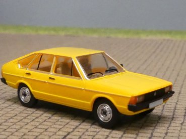 1/87 PCX Passat B1 VW Passat B1 gelb 1977, 870781