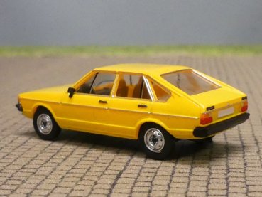 1/87 PCX Passat B1 VW Passat B1 gelb 1977, 870781