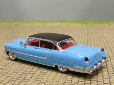 Preview: 1/87 Brekina Cadillac Fleetwood blau, Dach schwarz 1955, 18351