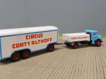 Preview: 1/87 Brekina MB 322 Circus CORTY ALTHOFF Zugmaschine + 3achs Anhänger 018447