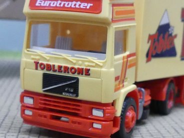 Preview: 1/87 Albedo Volvo F12 Intercooler Toblerone Koffer-Sattelzug 301001