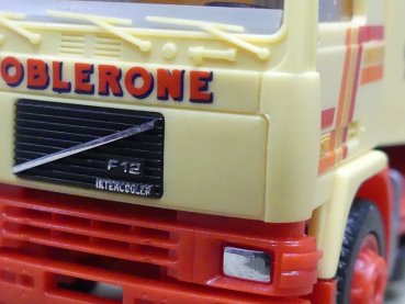 Preview: 1/87 Albedo Volvo F12 Intercooler Toblerone Koffer-Sattelzug 301001