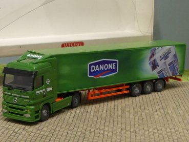 1/87 Wiking MB Actros Danone Actimel Schober Kühlkoffer-SZ 528 03