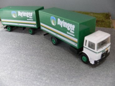 1/87 Albedo MAN F8 Ayinger Bier-Spezialitäten Koffer-Hängerzug