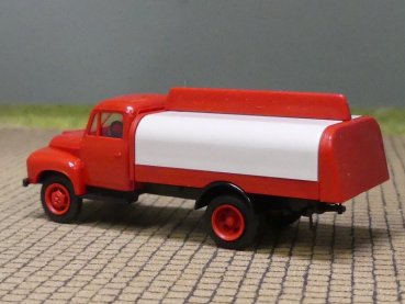 Preview: 1/87 Brekina Borgward B1500 mit Getränkeaufbau rot/schwarz 38034