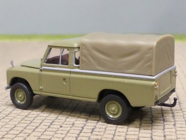 1/87 Brekina Land Rover 109 Plane 13760