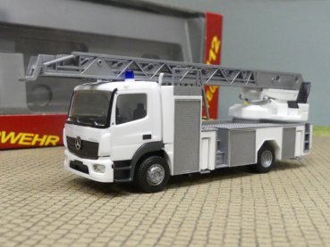 1/87 Herpa MB Atego DLK weiß