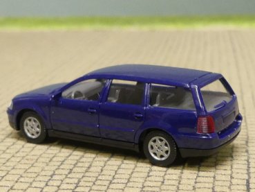 1/87 Wiking VW Passat Variant dunkelblau 038 01
