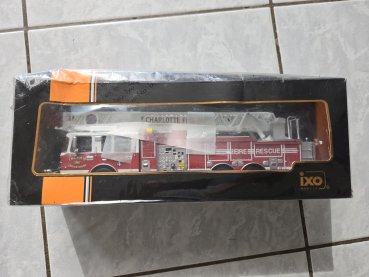 1/43 IXO Smeal Aerial Ladder US Fieretruck 2014 Charlotte TRF001