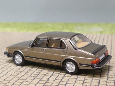 1/87 PCX Saab 900 Limousine braun 870758
