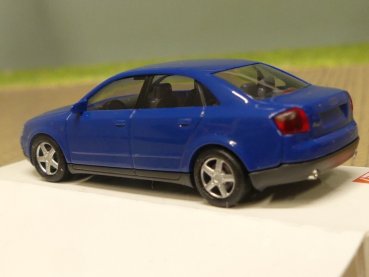 1/87 Busch Audi A4 blau 42200