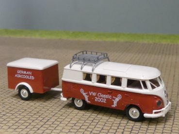 1/87 Brekina # 0884 VW T1 b VW Classic 2002 mit Anhänger
