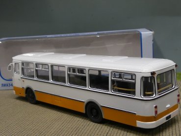 1/43 Abmaduc LIAZ-677M weiss/orange Bus USSR