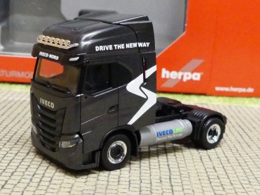1/87 Herpa Iveco S-Way LNG Zugmaschine DRIVE THE NEW WAY 314282