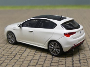 1/87 Minichamps Alfa Romeo Giuletta Veloce 2017 weiss 870 120001