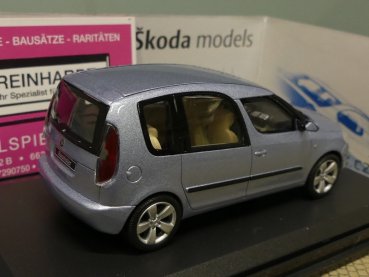 1/43 Abrex Skoda Roomster Polar Blue Metallic A10