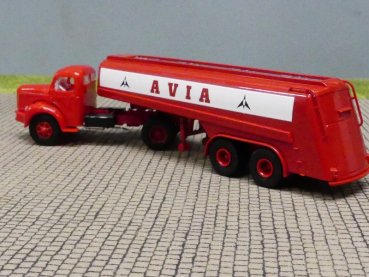 1/87 Brekina Berliet TLR 8 Tank SZ Avia 85432