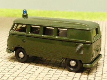 Preview: 1/87 Brekina # 0228 VW T1 b Polizei dunkelgrün Bus
