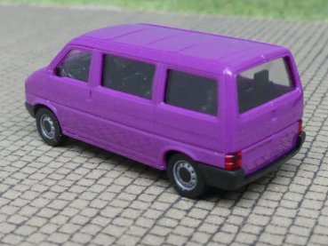 1/87 Herpa VW T4 Bus lila 042512