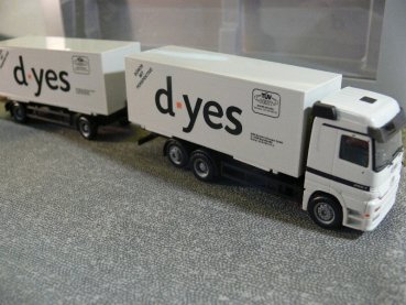 1/87 Herpa MB Actros dyes Wechsel Koffer HZ 238236
