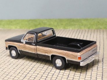 1/87 Brekina Chevrolet C 20 schwarz Woody 19658