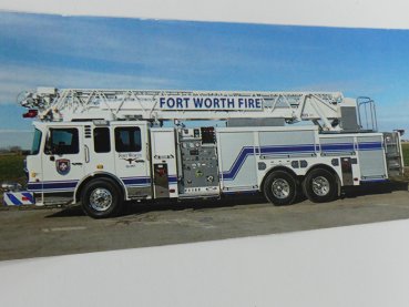 1/43 Ixo Smeal 105 Aerial Ladder weiß US Firetruck Pompiers Feuerwehr 98