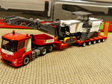 1/87 Herpa MB A`11 Tieflade SZ mit Wirtgen Asphalfräse Enrico Feind 311700