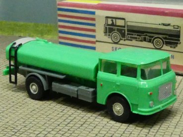 1/87 Permot Skoda Wasserwagen hellgrün