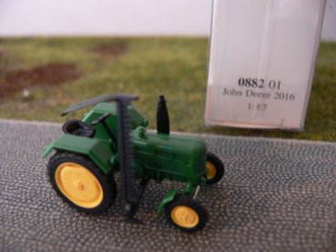 1/87 Wiking John Deere 2016 grün 0882 01