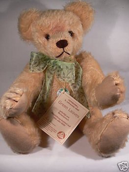 HC 19 Hermann Coburg Teddy Green Leaves Jahresbär 2000 42 cm