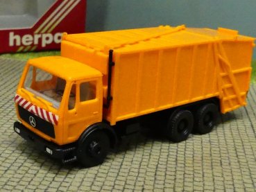 1/87 Herpa MB Pressmüllwagen orange 806047
