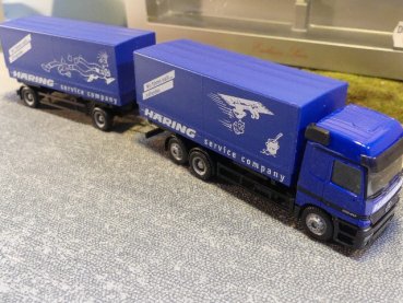 1/87 Herpa MB Actros Häring Service Company Wechselpritschen Hängerzug B 242202