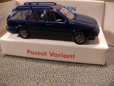 1/87 Wiking VW Passat Variant B4 dunkelblau