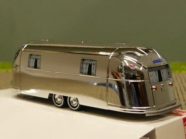 Preview: 1/87 Busch Airstream Amerikanischer Wohnwagen 44982