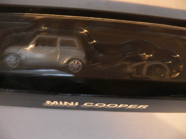 Modellspielwaren Reinhardt - 1/64 Autoart Schlüsselanhänger Mini Cooper grau
