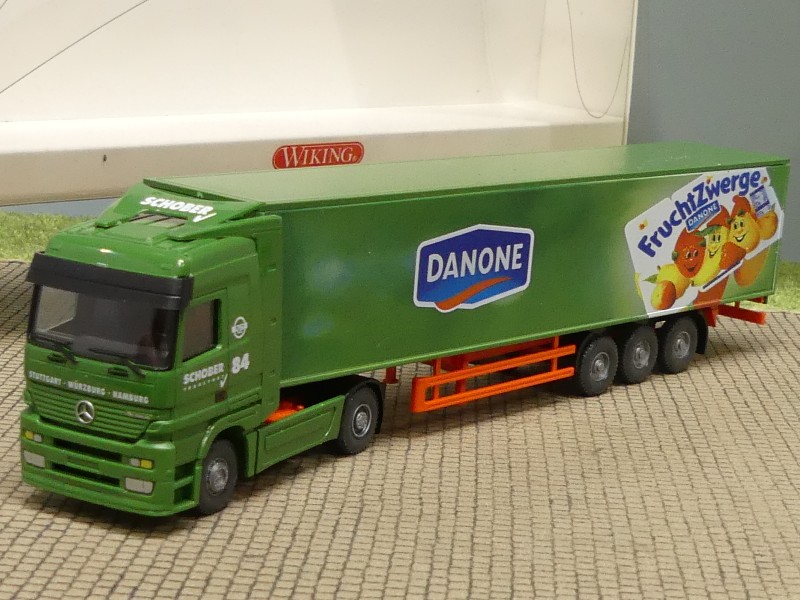 Modellspielwaren Reinhardt - 1/87 Wiking MB Actros Danone Fruchtzwerge ...