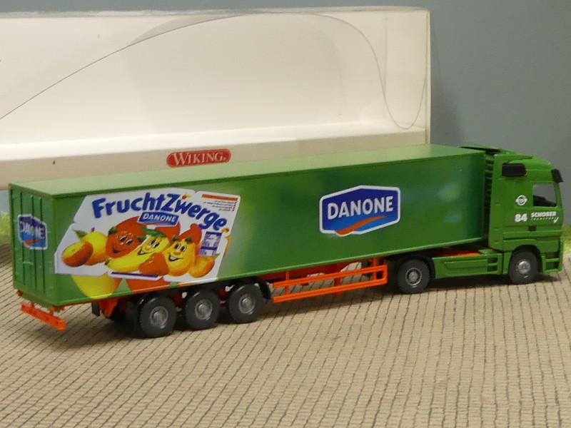 Modellspielwaren Reinhardt - 1/87 Wiking MB Actros Danone Fruchtzwerge ...