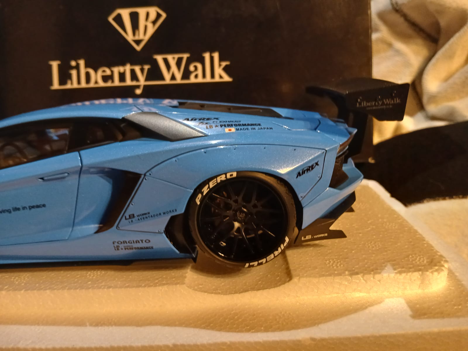 Autoart lamborghini aventador liberty walk shop