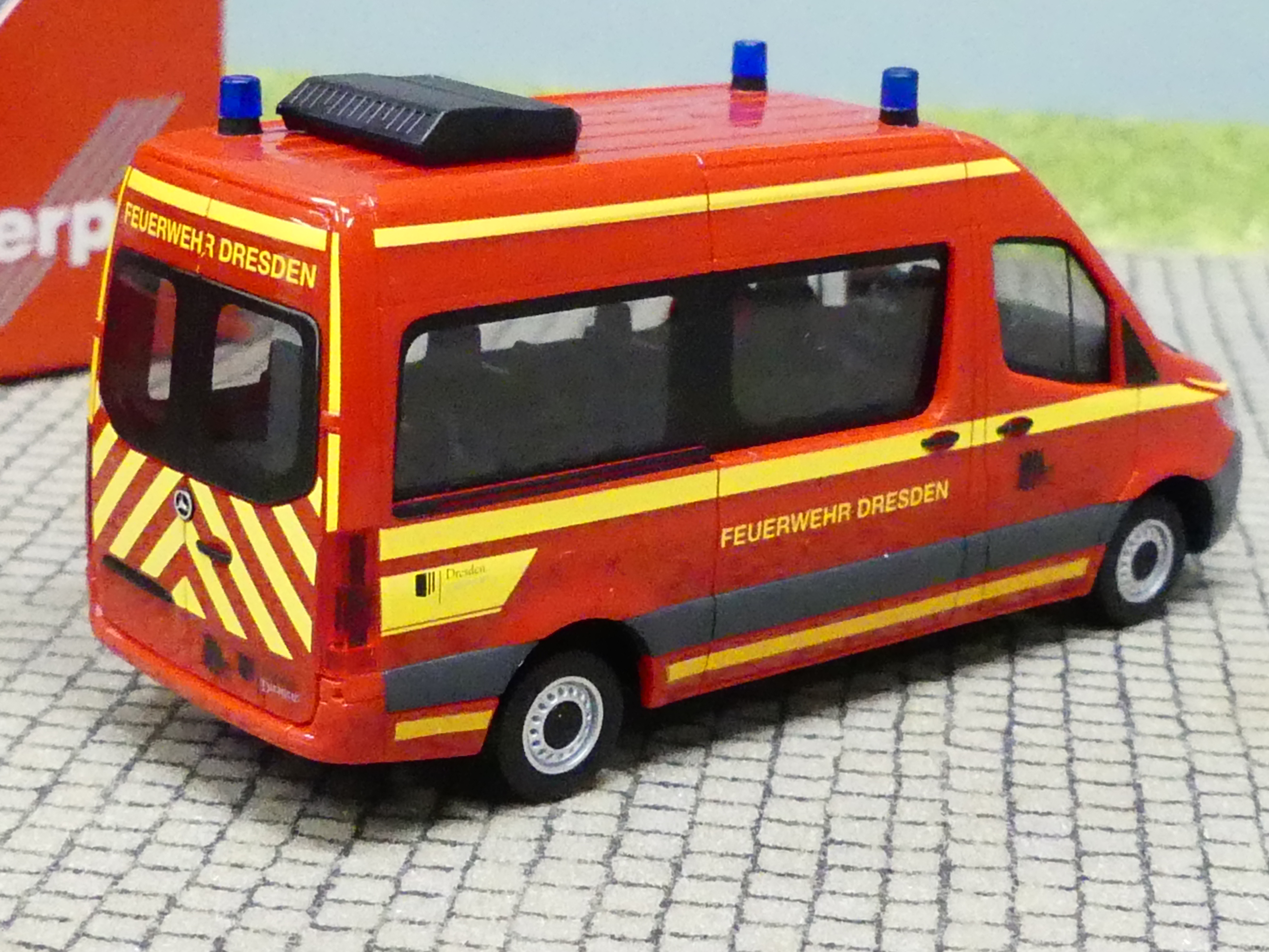Herpa MB Sprinter ‘18 Bus HD Feuerwehr Dresden 095488 