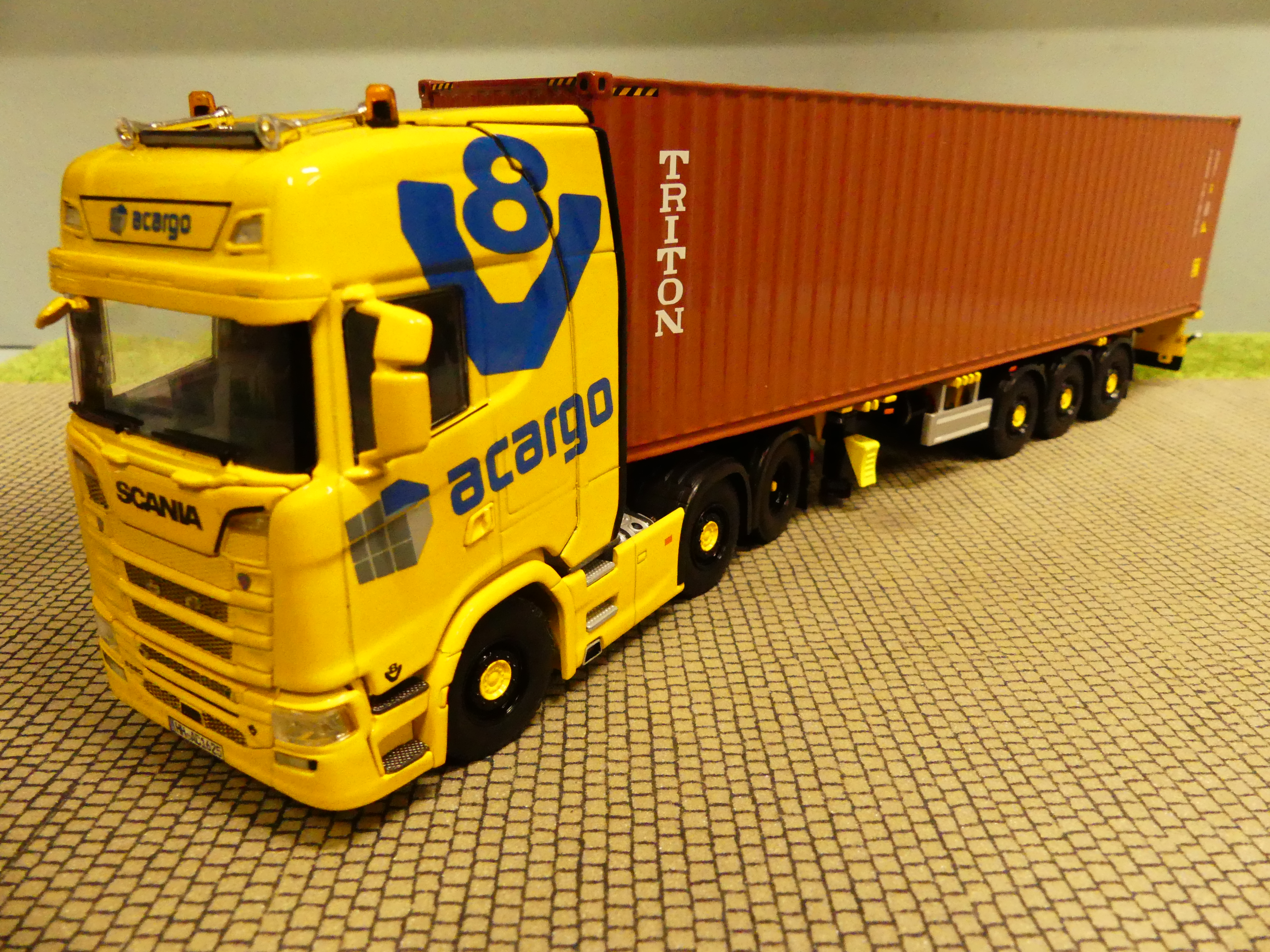 Scania LB 111 Hauben-LKW History im Maßstab 1:50 von Herpa